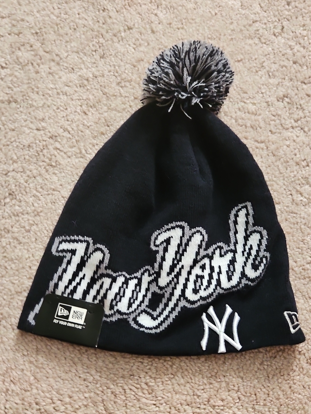 New Era New York Yankees Pom Beanie